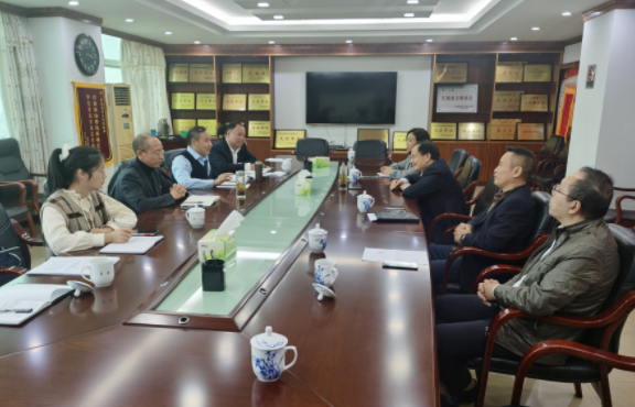 鷹潭市交通運輸局、鷹潭公交赴景德鎮(zhèn)學習考察“城鄉(xiāng)公交一體化”工作